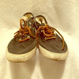 Roxy grey and white floral fabric sneakers